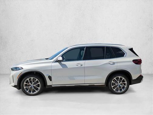Mineral White Metallic 2026 BMW X5 xDrive40i