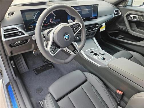 2025 BMW 230 i xDrive