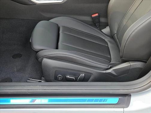 2025 BMW 230 i xDrive