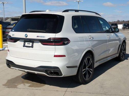 2024 BMW X7 M60i