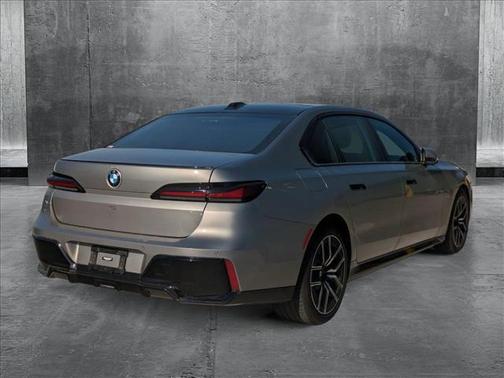 2023 BMW 740 i
