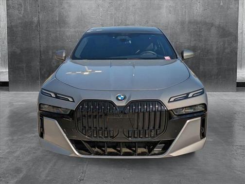 2023 BMW 740 i
