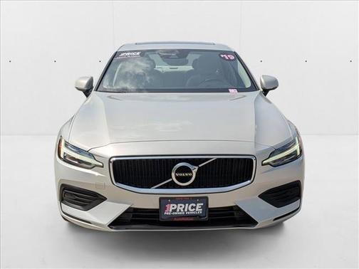 2019 Volvo S60 T6 Momentum