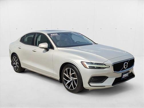 2019 Volvo S60 T6 Momentum