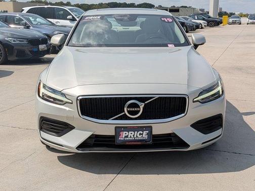 2019 Volvo S60 T6 Momentum