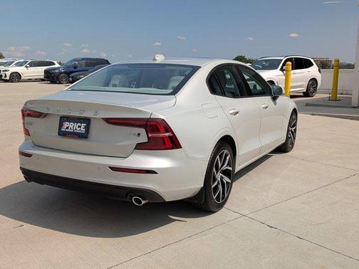 2019 Volvo S60 T6 Momentum
