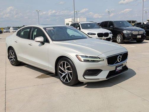 2019 Volvo S60 T6 Momentum