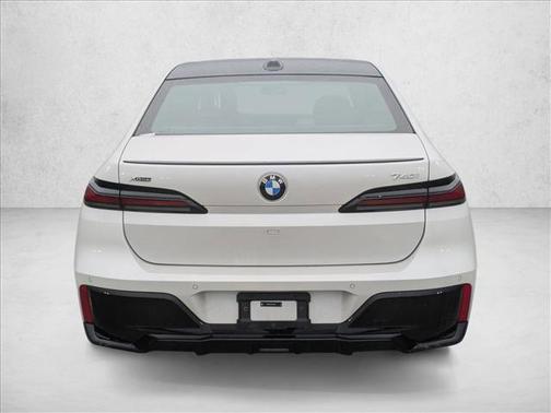 2025 BMW 740 i xDrive