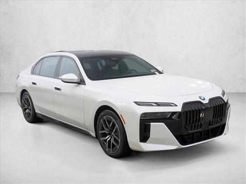 2025 BMW 740 i xDrive