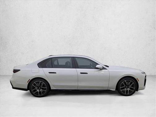 2025 BMW 740 i xDrive