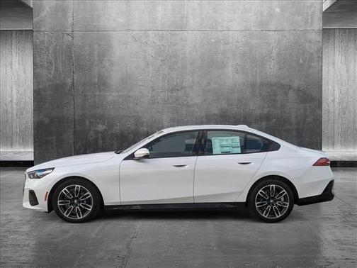 2025 BMW 530 i xDrive