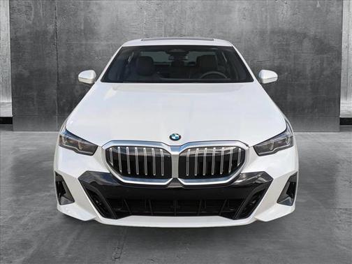 2025 BMW 530 i xDrive