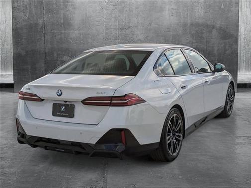 2025 BMW 530 i xDrive