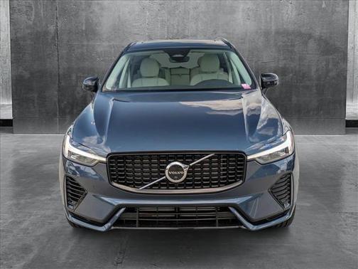 2025 Volvo XC60 Plug-In Hybrid T8 Plus