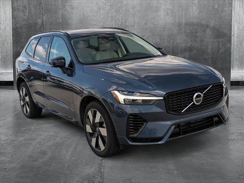 2025 Volvo XC60 Plug-In Hybrid T8 Plus