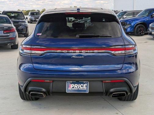 2022 Porsche Macan Base