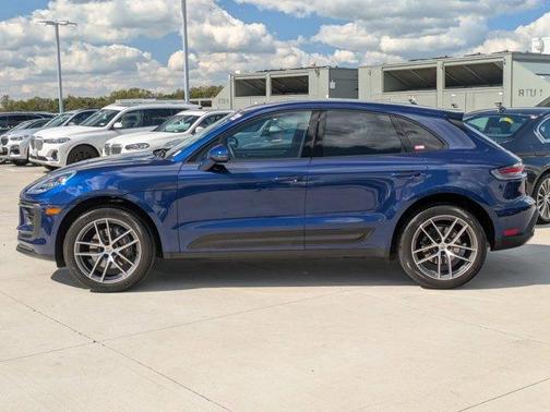 2022 Porsche Macan Base
