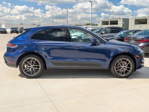 2022 Porsche Macan Base