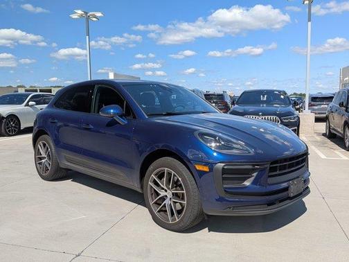 2022 Porsche Macan Base