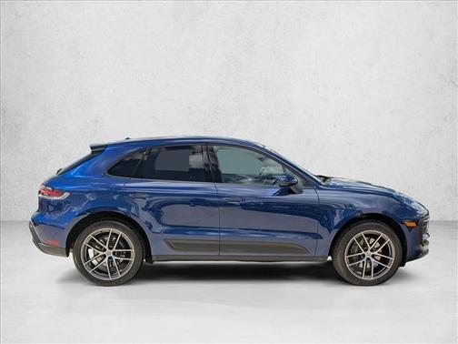 2022 Porsche Macan Base
