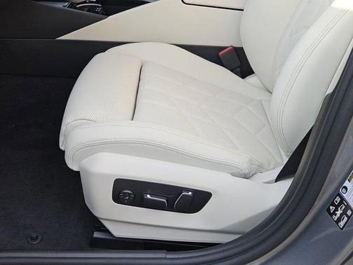 2026 BMW 530 i xDrive