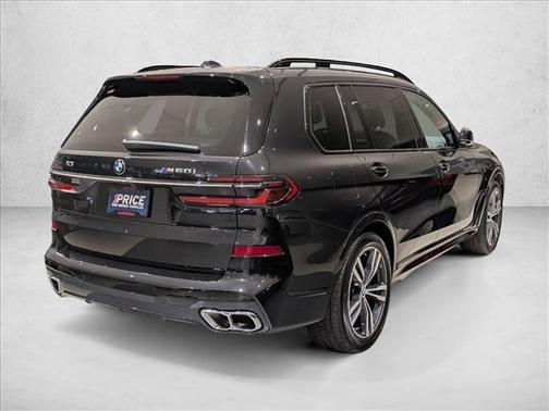 2025 BMW X7 M60i