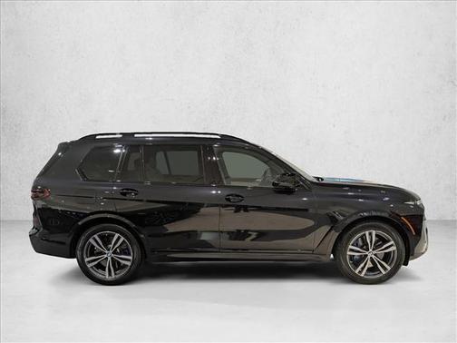 2025 BMW X7 M60i