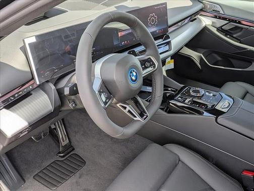 Black Sapphire Metallic 2027 BMW 550e 550E XDRIVE