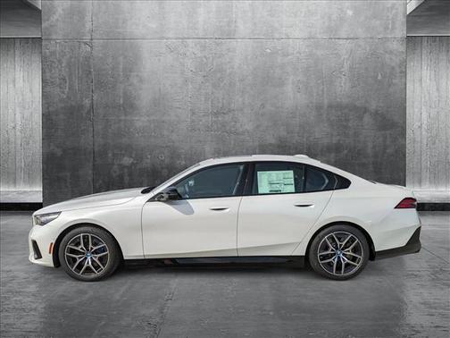 2024 BMW i5 M60