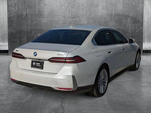 2025 BMW 530 i xDrive