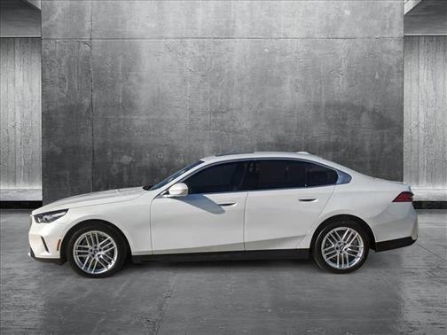 2025 BMW 530 i xDrive