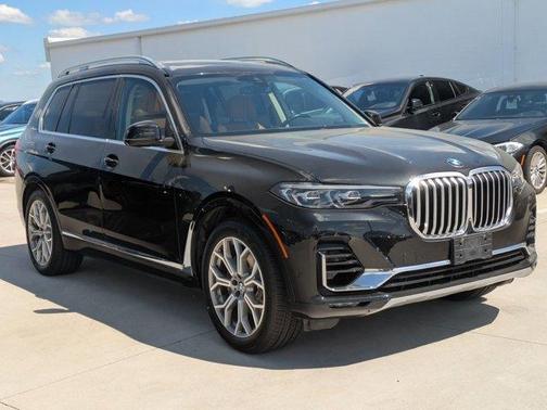 Black Sapphire Metallic 2019 BMW X7 xDrive40i