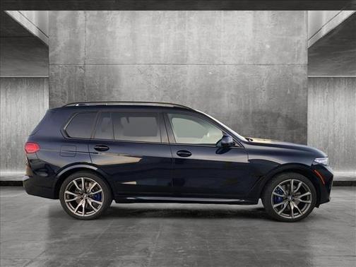 Photo 4 of 27 of 2022 BMW X7 M50i