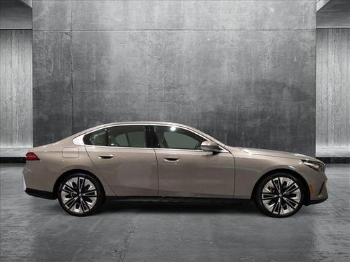 2024 BMW 530 i xDrive