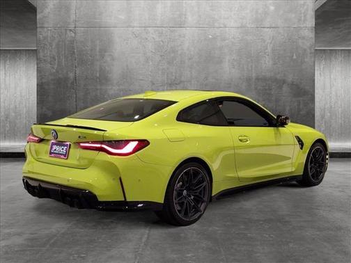 Photo 5 of 25 of 2023 BMW M4