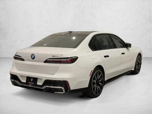 2024 BMW i7 M70