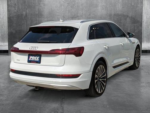 2019 Audi e-tron Prestige