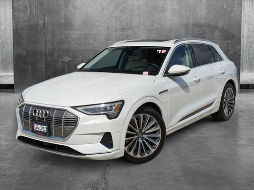 2019 Audi e-tron Prestige