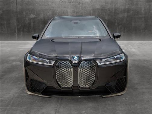 2025 BMW iX M60