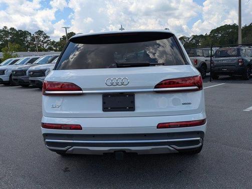 2023 Audi Q7 55 Premium Plus