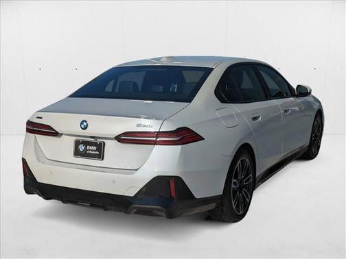 2025 BMW 530 i xDrive