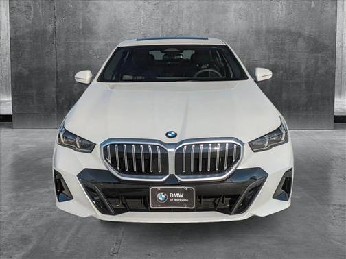 2025 BMW 530 i xDrive