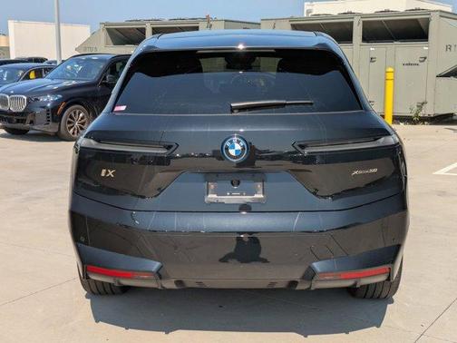 2025 BMW iX xDrive50