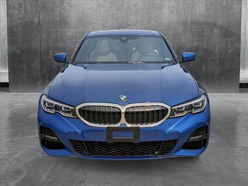 2022 BMW 330 i xDrive