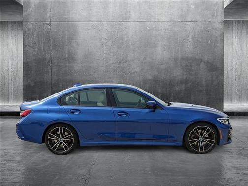 2022 BMW 330 i xDrive
