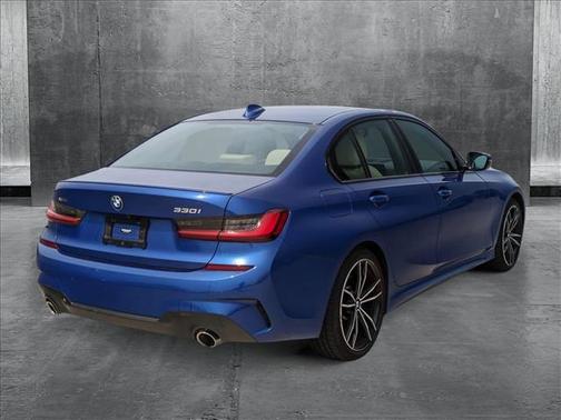 2022 BMW 330 i xDrive