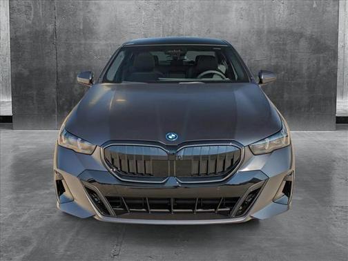 2026 BMW 550e xDrive