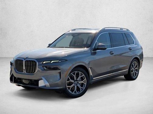 Gray Metallic 2026 BMW X7 xDrive40i