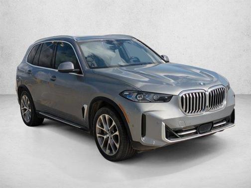Gray Metallic 2024 BMW X5 xDrive40i