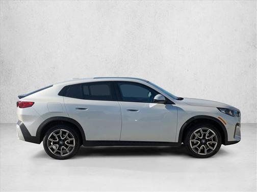 2025 BMW X2 xDrive28i